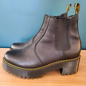 Doc Martens Rometty Leather Platform Boots (W 10)